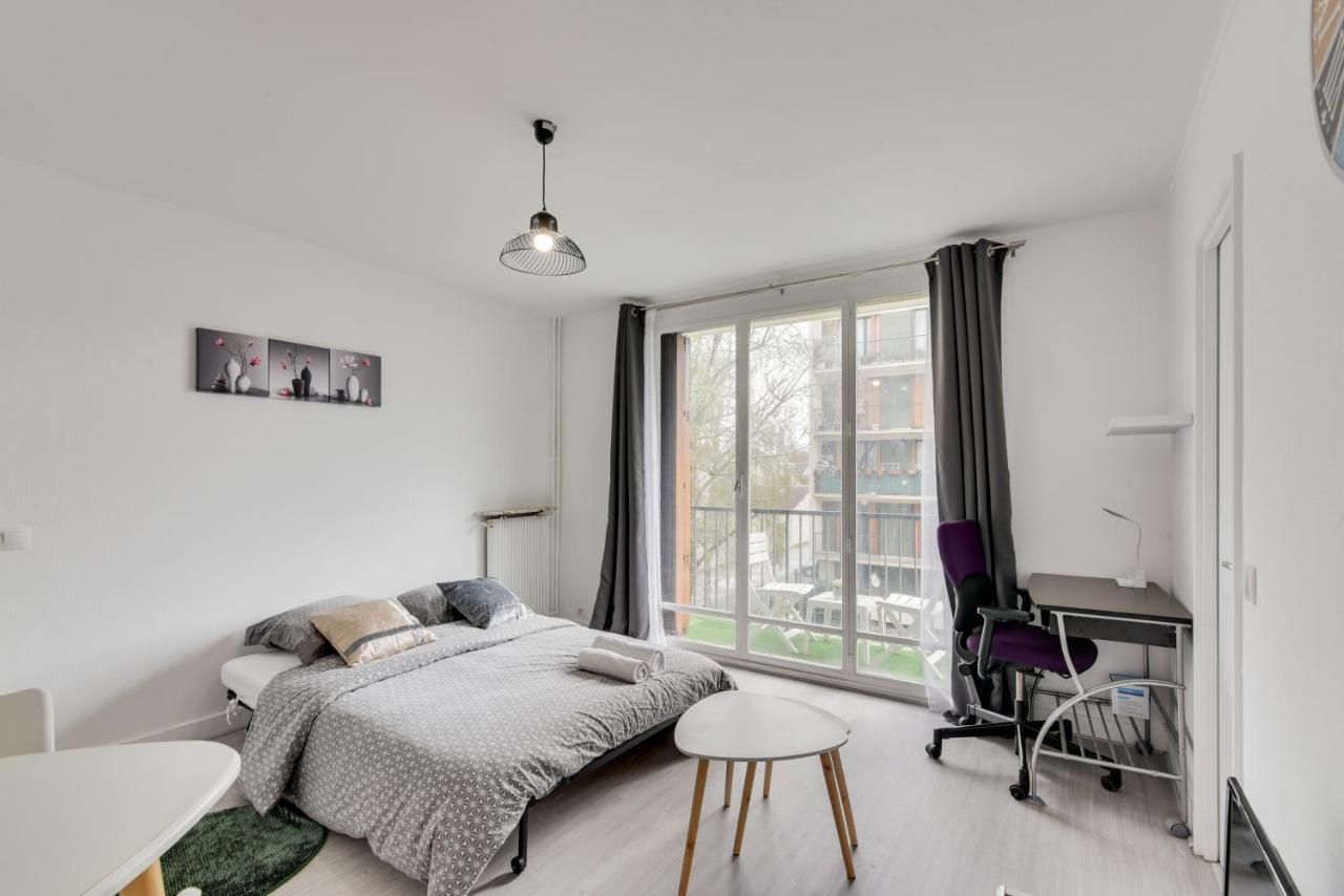 ボンディBudget Apart With Balcony Near Parisアパートメント エクステリア 写真